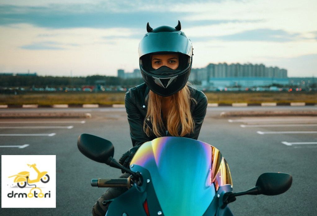 کلاه کاسکت دخترانه شاخک دار 